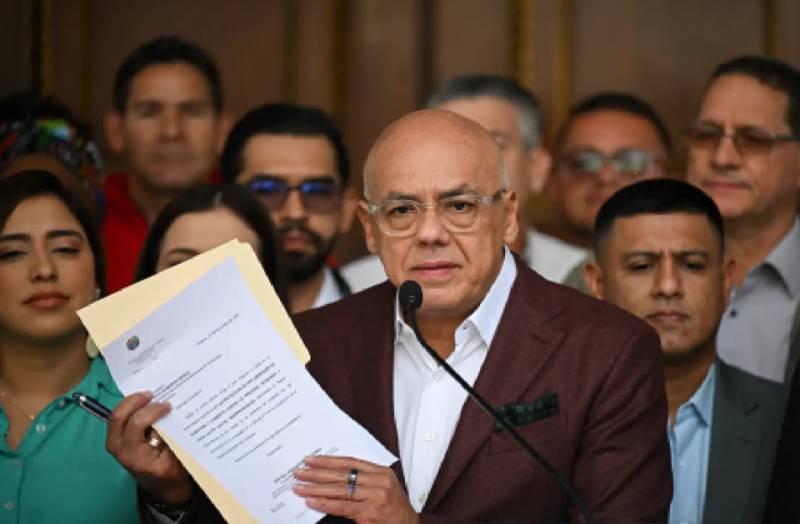 Venezuela passes law to jail backers of US oil blockade