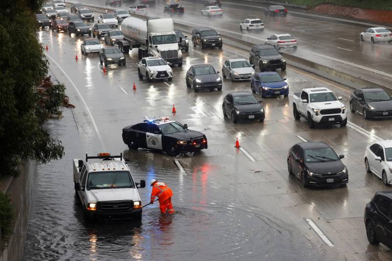 Heavy rain, flash floods hit southern California
