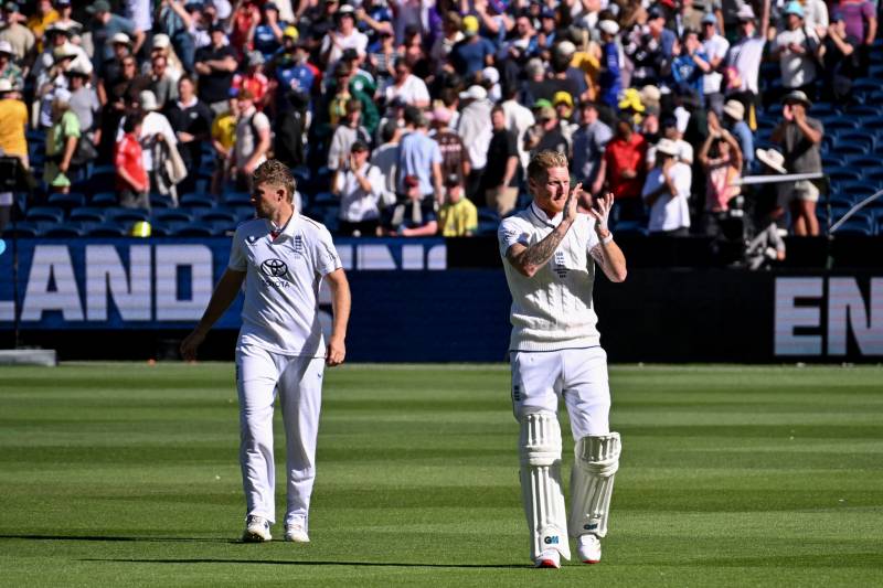 England snap 15-year losing streak to win chaotic 4th Ashes Test 