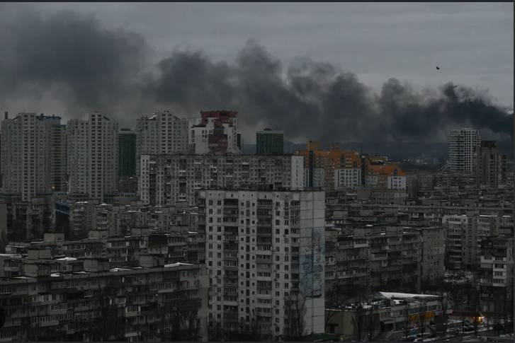 Russian barrage on Ukraine capital leaves thousands without power