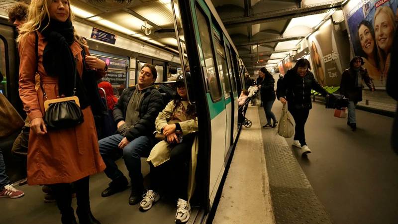 Paris metro stabbings suspect moved to psychiatric hospital