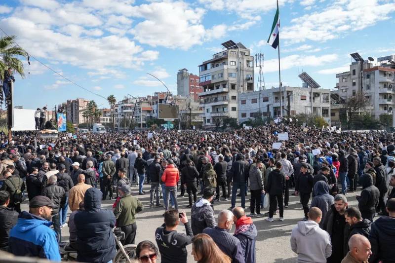 Security forces kill 2 dispersing Alawite protests in Syria: monitor