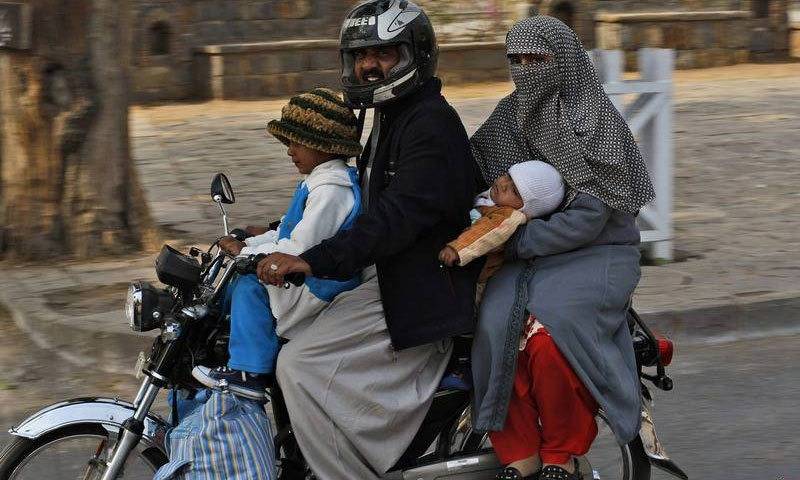 Baby dies after mom ’s dupatta gets caught in motorcycle wheel in Lahore