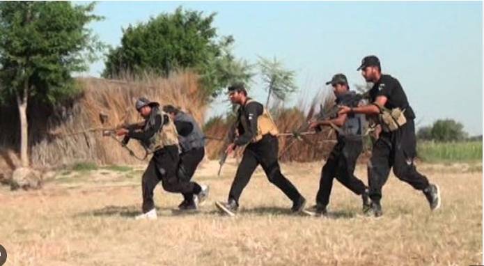 Two dacoits killed in police encounter in Tiranda Mohammad Pannah