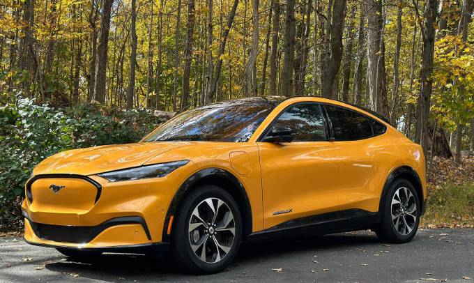 Punjab govt decides to purchase only electric cars from now