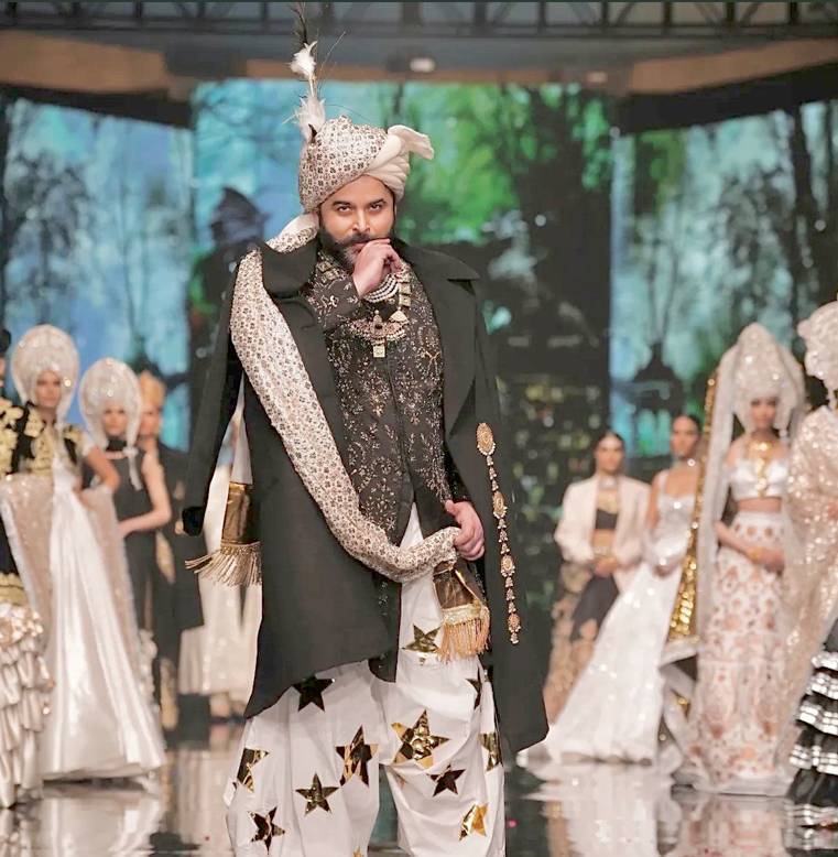 Zohaib Saleem Butt shines as showstopper at HUM Bridal Couture Week 2025