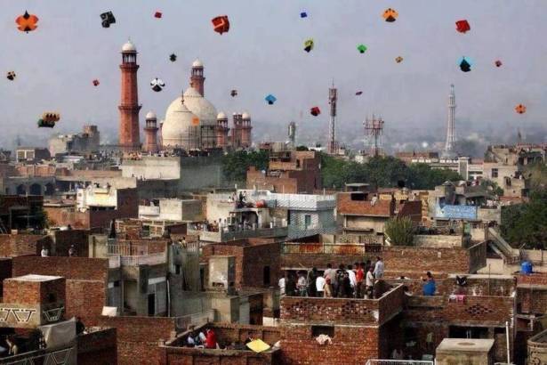 Basant in Lahore: Dozens of kite manufacturers, sellers apply for e-Biz registration