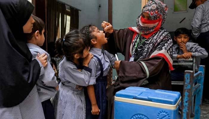 Pakistan nears polio eradication after major breakthrough in 2025