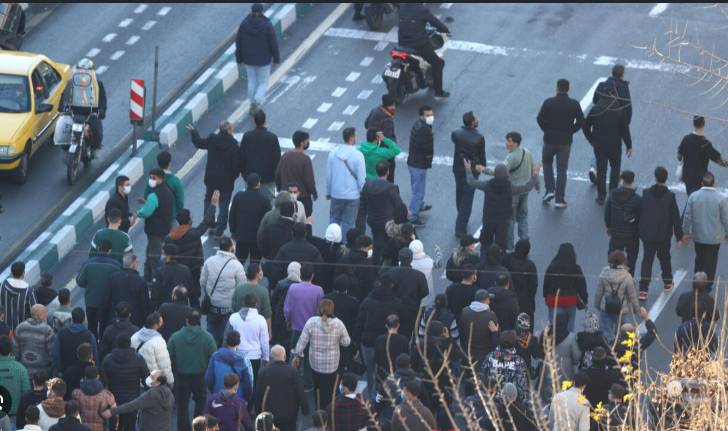 Fresh clashes kill six in Iran cost-of-living protests