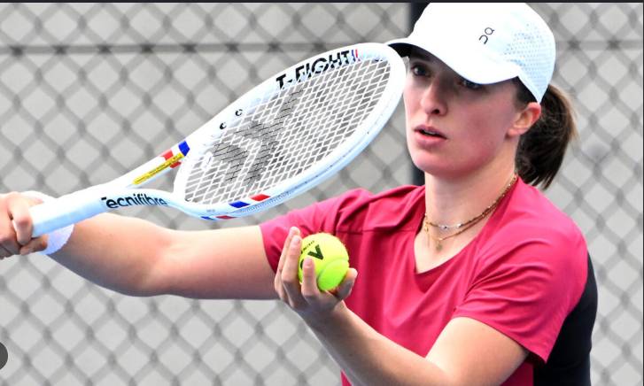 Swiatek says women's tennis does not need 'Battle of the Sexes'