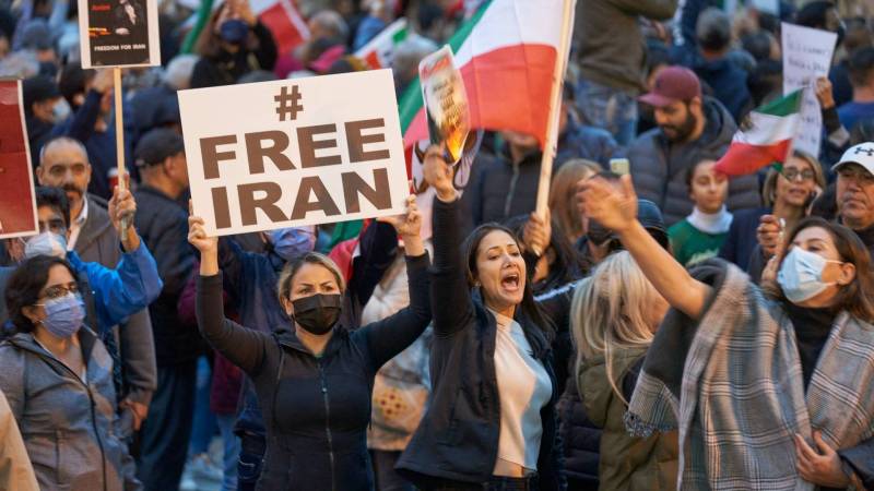 Iranian diaspora in UK rally to support protesters in Iran