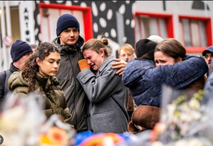 Sparklers blamed for deadly Swiss bar fire