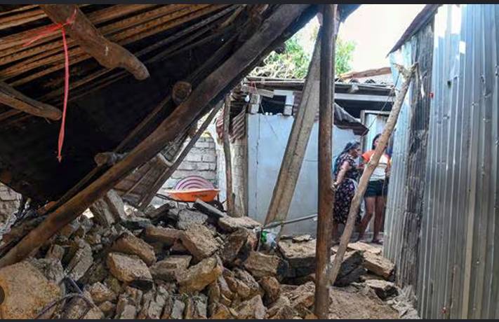 Two die as powerful earthquake shakes Mexico City