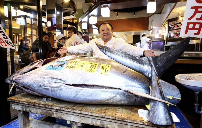 'Tuna King' pays record $3.2 million for bluefin at Tokyo auction