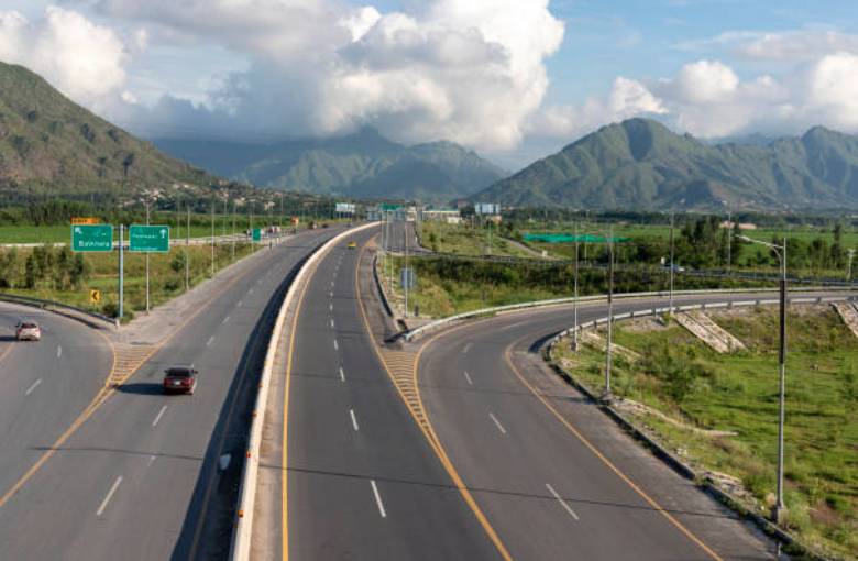 Motorways open after improvement in visibility