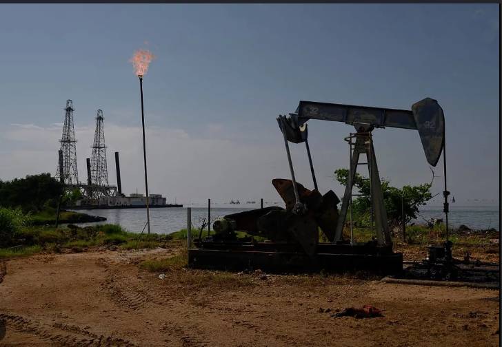 Oil prices fall after US military operation in Venezuela