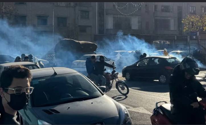 New clashes in Iran as protests enter second week