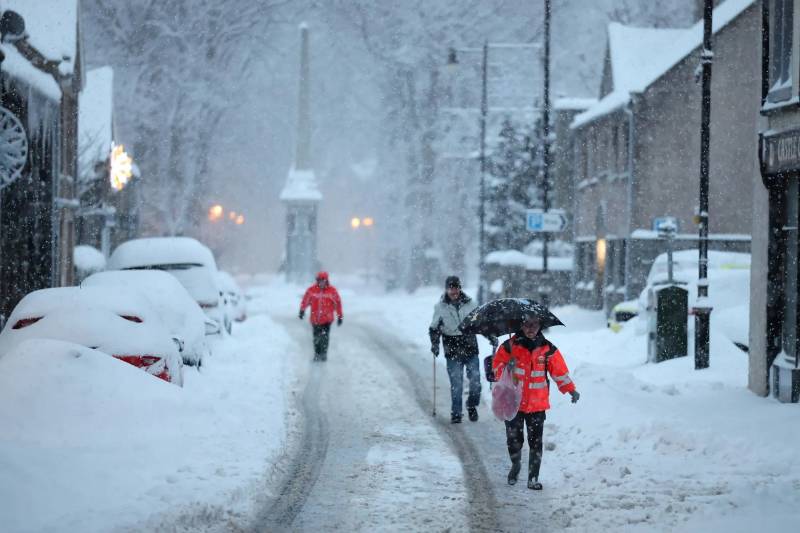Snow, cold snap in UK, France triggers school, travel disruptions
