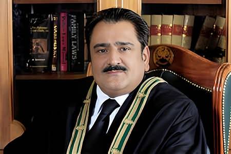 BHC chief justice reviews development projects in Quetta, orders improved traffic and drainage