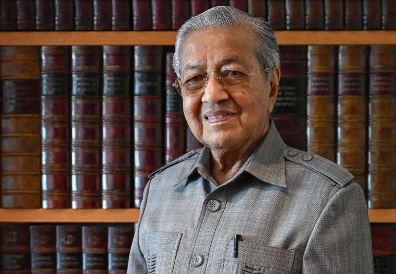 Malaysia ex-PM Mahathir's hip injury 'serious but not dangerous': daughter