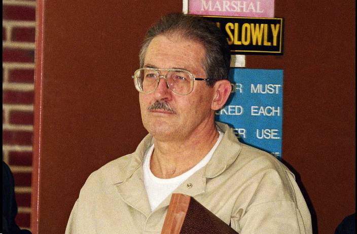 Ex-CIA agent convicted of spying for Soviets dies in prison