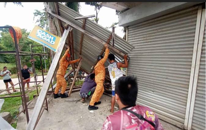 Powerful quake strikes off southern Philippines