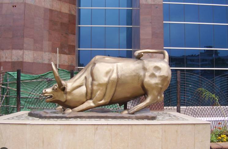 Rampant bulls overrun historic 187,000 barrier at Pakistan Stock Exchange