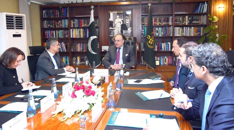 Aurangzeb for close collaboration between Visa and Ministry of Finance 