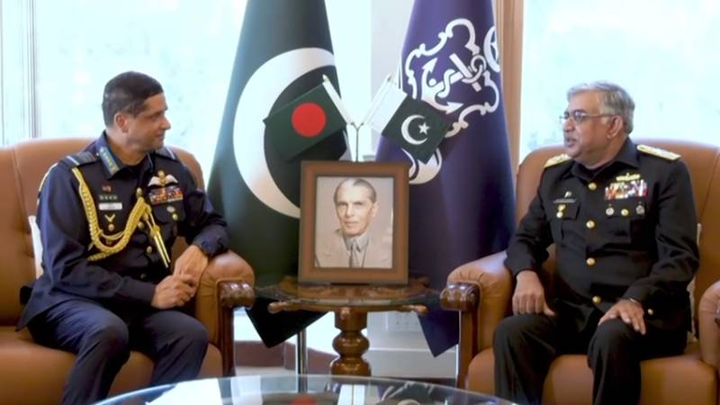 Bangladesh Air Chief calls on Naval Chief, discusses bilateral cooperation