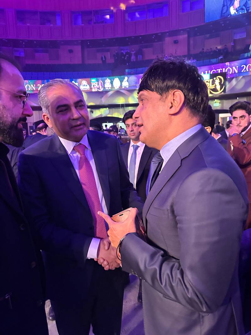 Gilani, Naqvi discuss football–cricket collaboration on sidelines of PSL teams' auction 