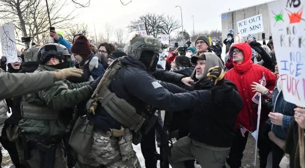 Protesters, US law enforcement clash after immigration officer kills woman