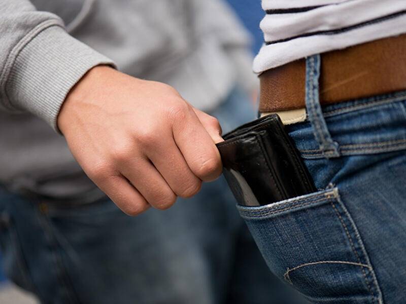 Pickpockets rob dozens during PTI rally in Karachi