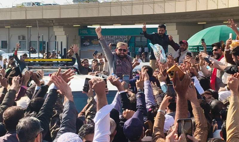 PTI workers' clash greets KP CM Afridi at Karachi Airport 