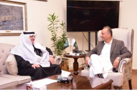 Saudi envoy holds talks with climate change minister