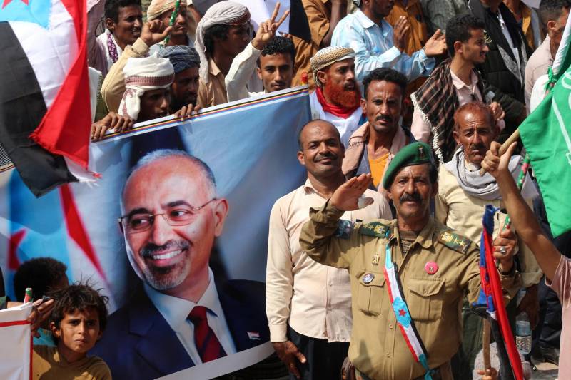 Yemen separatists in Riyadh announce disputed 'dissolution'