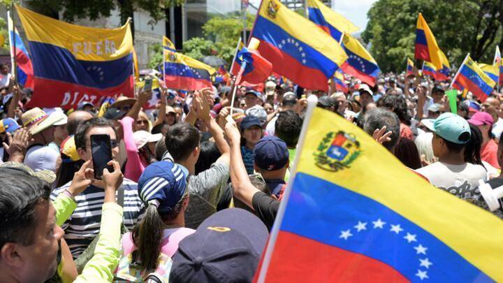 Maduro loyalists stage modest rally as Venezuelan govt courts US