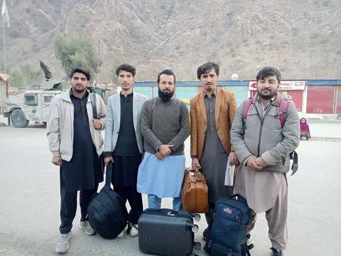 28 Pakistani students stranded in Afghanistan return home