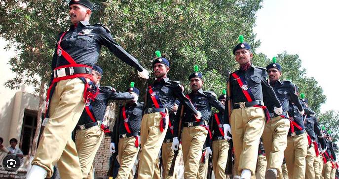Dacoits abduct, loot 23 police officers in Kashmore