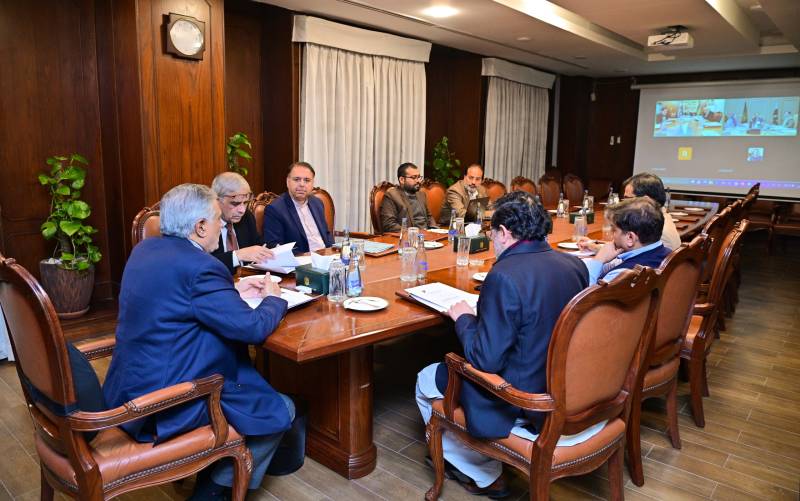 Dar receives briefing on wheat stocks in Pakistan