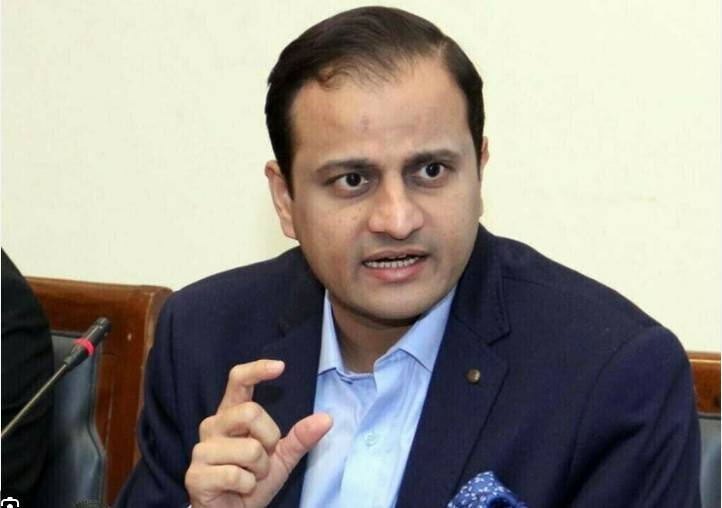 Karachi Mayor orders replacing water supply in Karachi through tankers