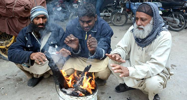 Mercury drops to 6 degrees Celsius in Karachi as cold wave persists 