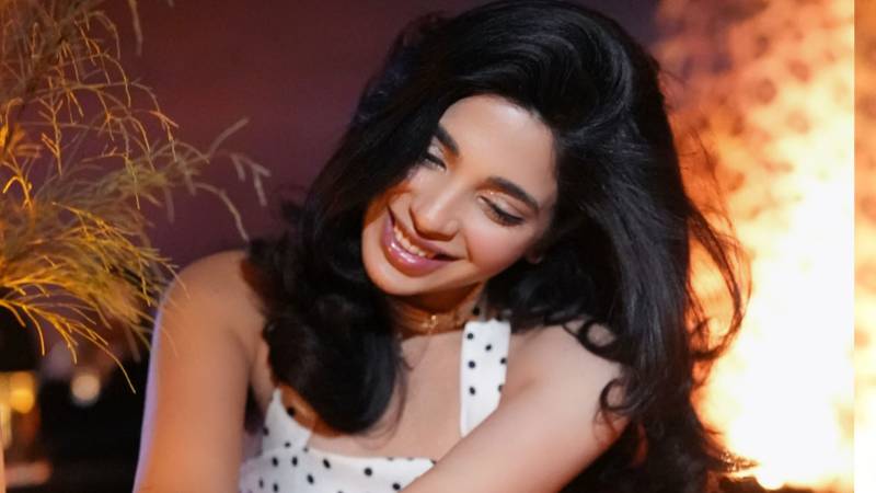 Sonya Hussyn drops glimpse of fun night out
