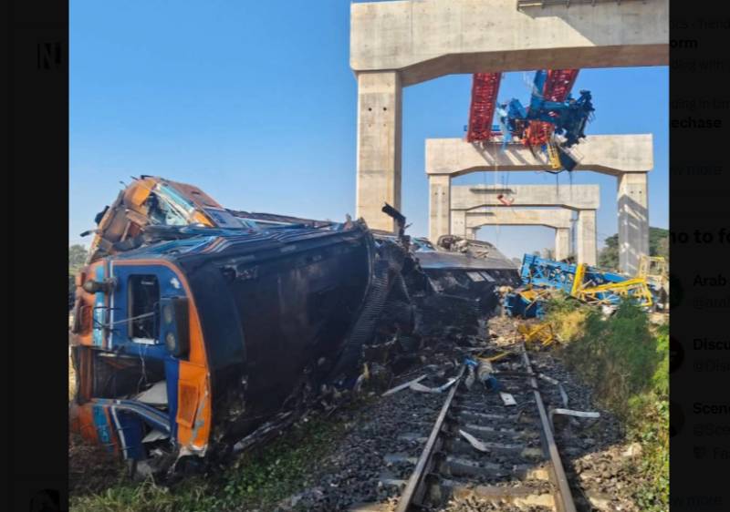 28 killed as crane falls on train in Thailand