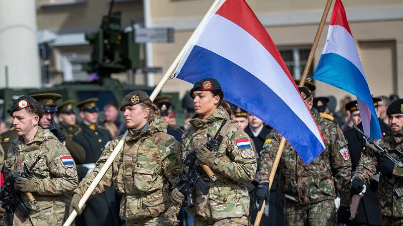 Dutch to send one officer to Greenland: minister