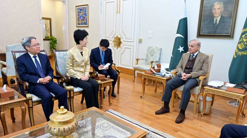 PM pitches for timely implementation of next phase of CPEC