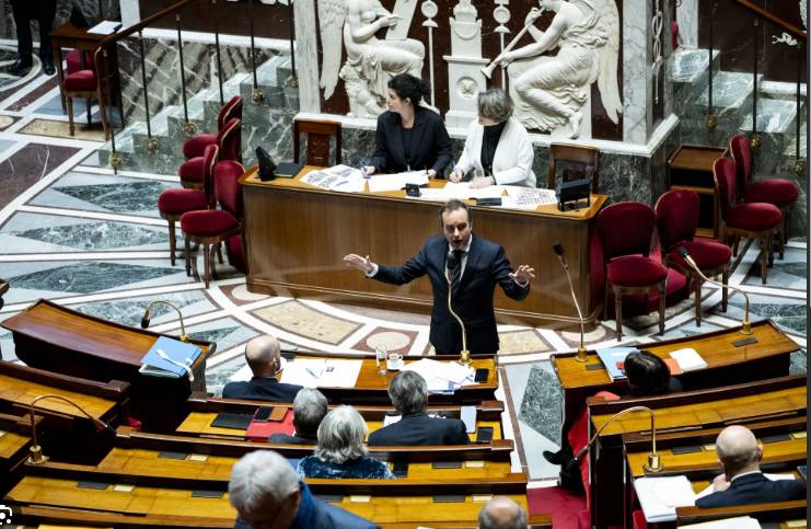French govt survives two no-confidence votes over trade deal