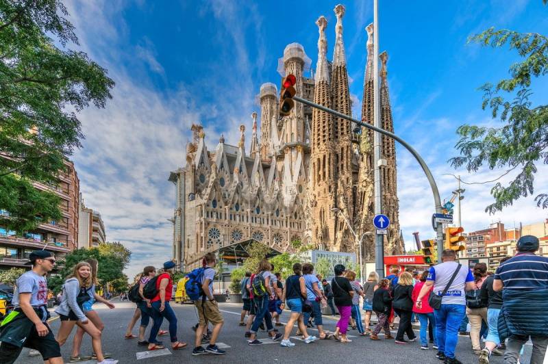 Spain hosted record 97m foreign tourists in 2025