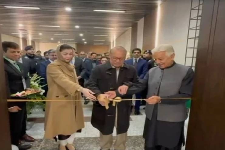 Nawaz Sharif inaugurates State Lounge at Lahore Airport