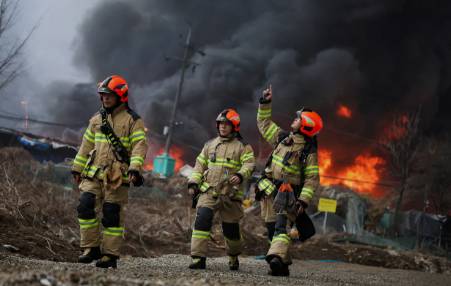 Over 250 flee slum blaze near Seoul's glitzy Gangnam