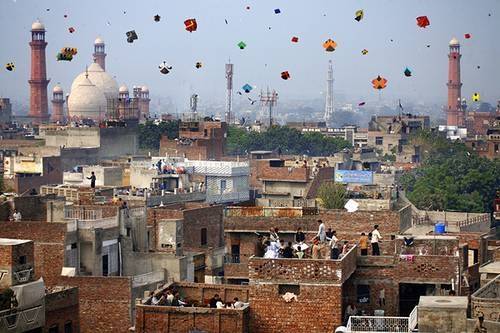 Basant celebrations permitted in Lahore's parks alongside rooftops 